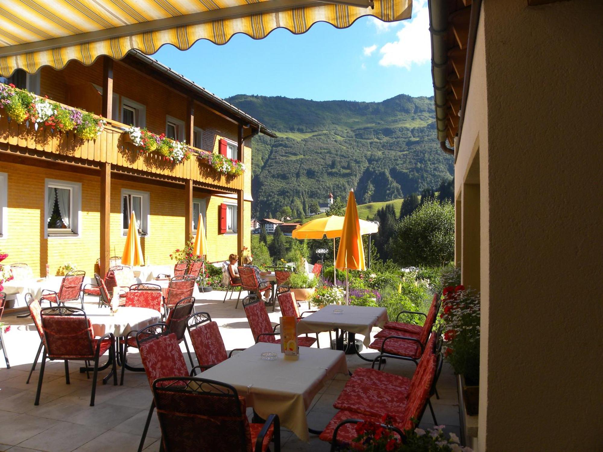 Hotel Alpenblume Damuels Eksteriør bilde